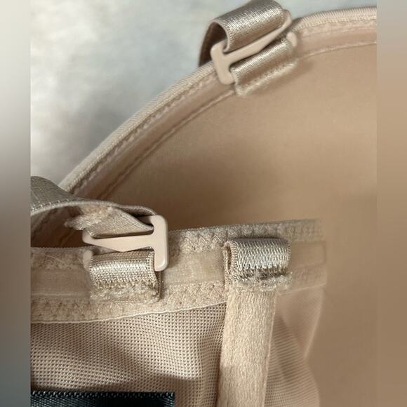 Torrid Nude Microfiber Lightly Lined Multi-Way Convertible Strapless Bra 40D - Picture 10 of 12